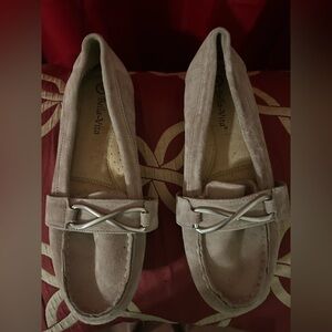 Bella Vita Women's Tan Loafers